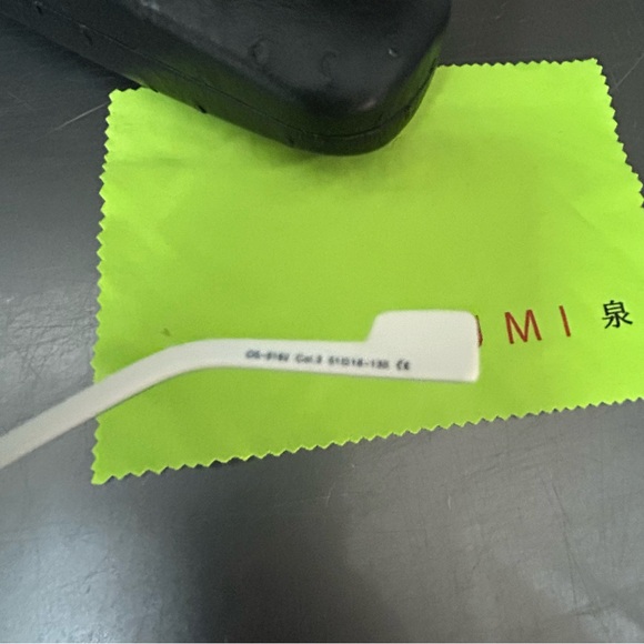 Izumi glasses in lovely purple and white .  Nice details on the sides - Picture 12 of 14